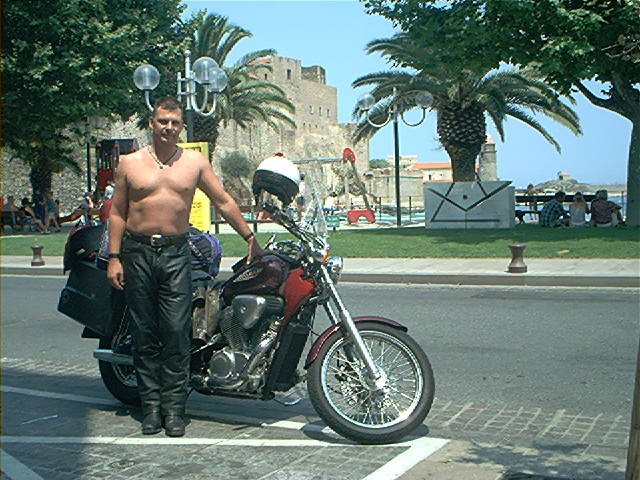 Beschreibung: Macintosh HD:Users:golfbear:Desktop:Graf-Online:Material:Bike_Pics:Collioure.JPG