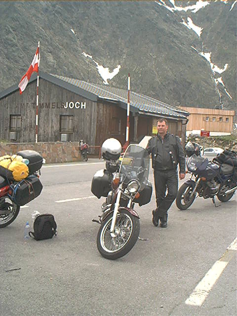 Beschreibung: Macintosh HD:Users:golfbear:Desktop:Graf-Online:Material:Bike_Pics:2004-22 Timmelsjoch.JPG