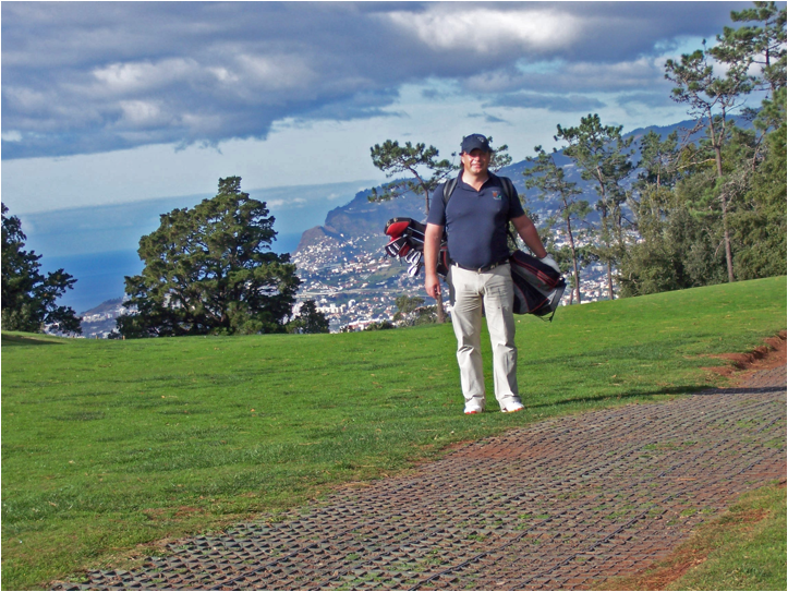 Beschreibung: Beschreibung: Macintosh HD:Users:golfbear:Desktop:Graf-Online:Material:Sport_Pics:Golf Madeira - 016.jpg