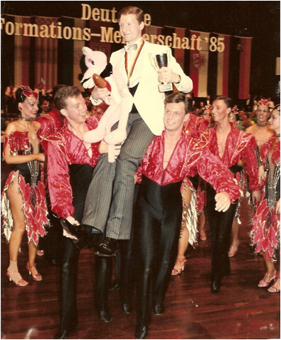 Beschreibung: Macintosh HD:Users:golfbear:Desktop:Graf-Online:Material:Sport_Pics:417568_135128829964903_121865273_n.jpg